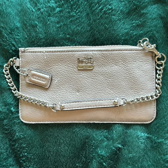 Coach silver wristlet wallet - Picture 5 of 5